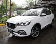 perawatan mobil putih